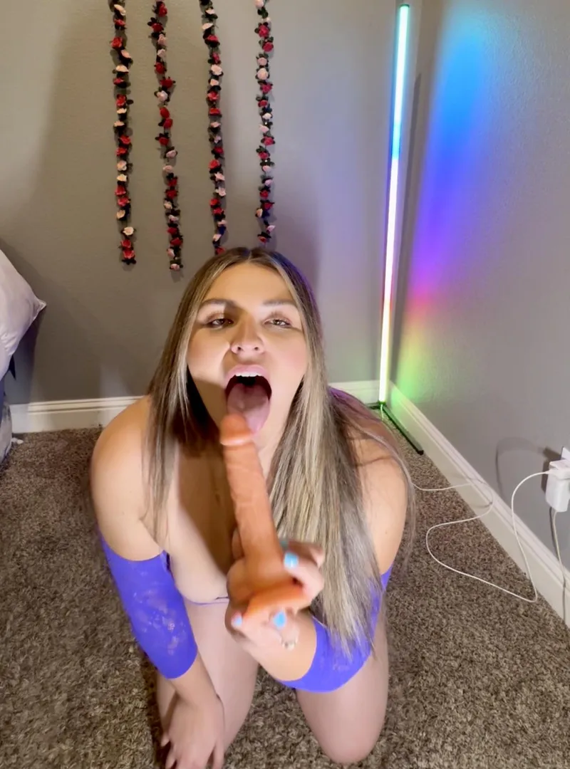 Thumbnail Exploring Sensual Content: 'Replace My Dildo with Your Cock' by trulyrosee