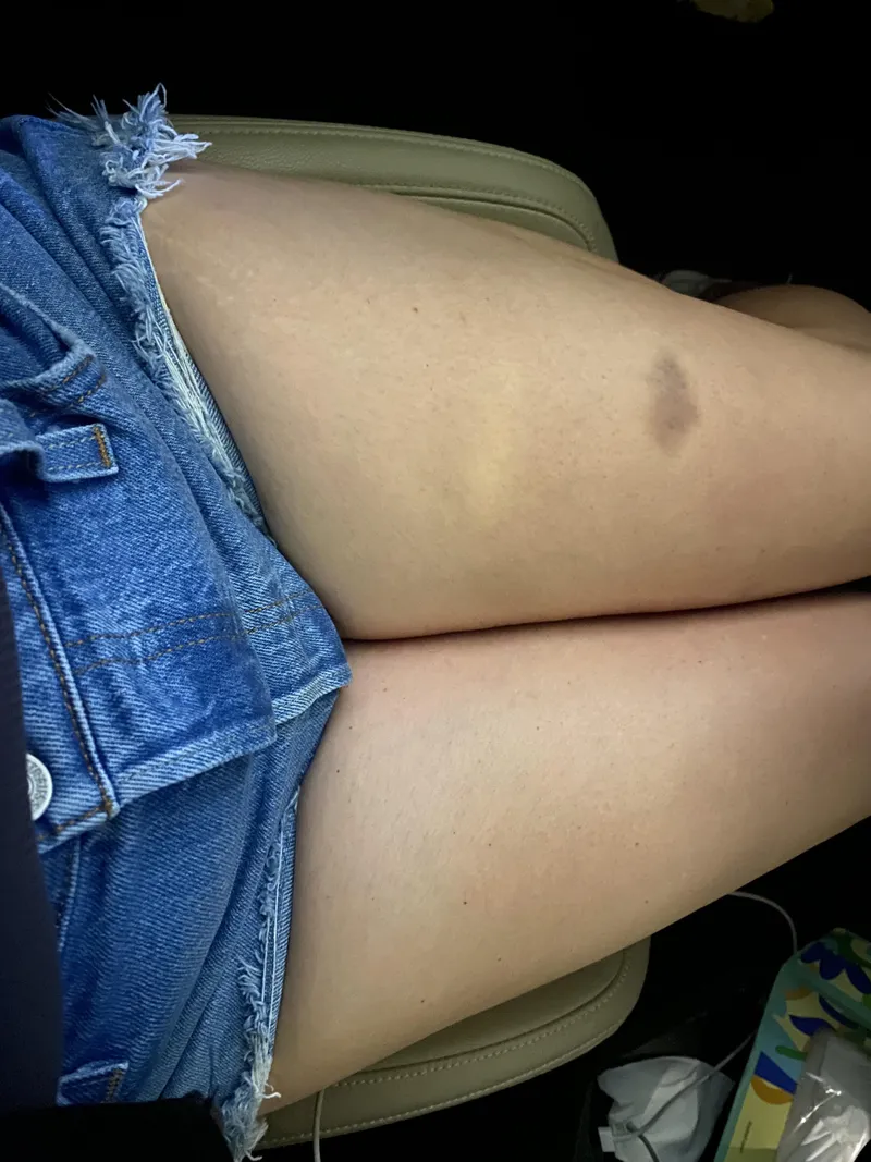 Thumbnail Hot Driving and Thighs: A Story by Pineapple-Muffin