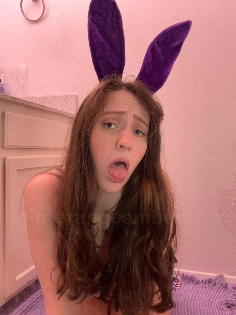 Thumbnail Simple Purple Bunny Beauty by Freerangeamber
