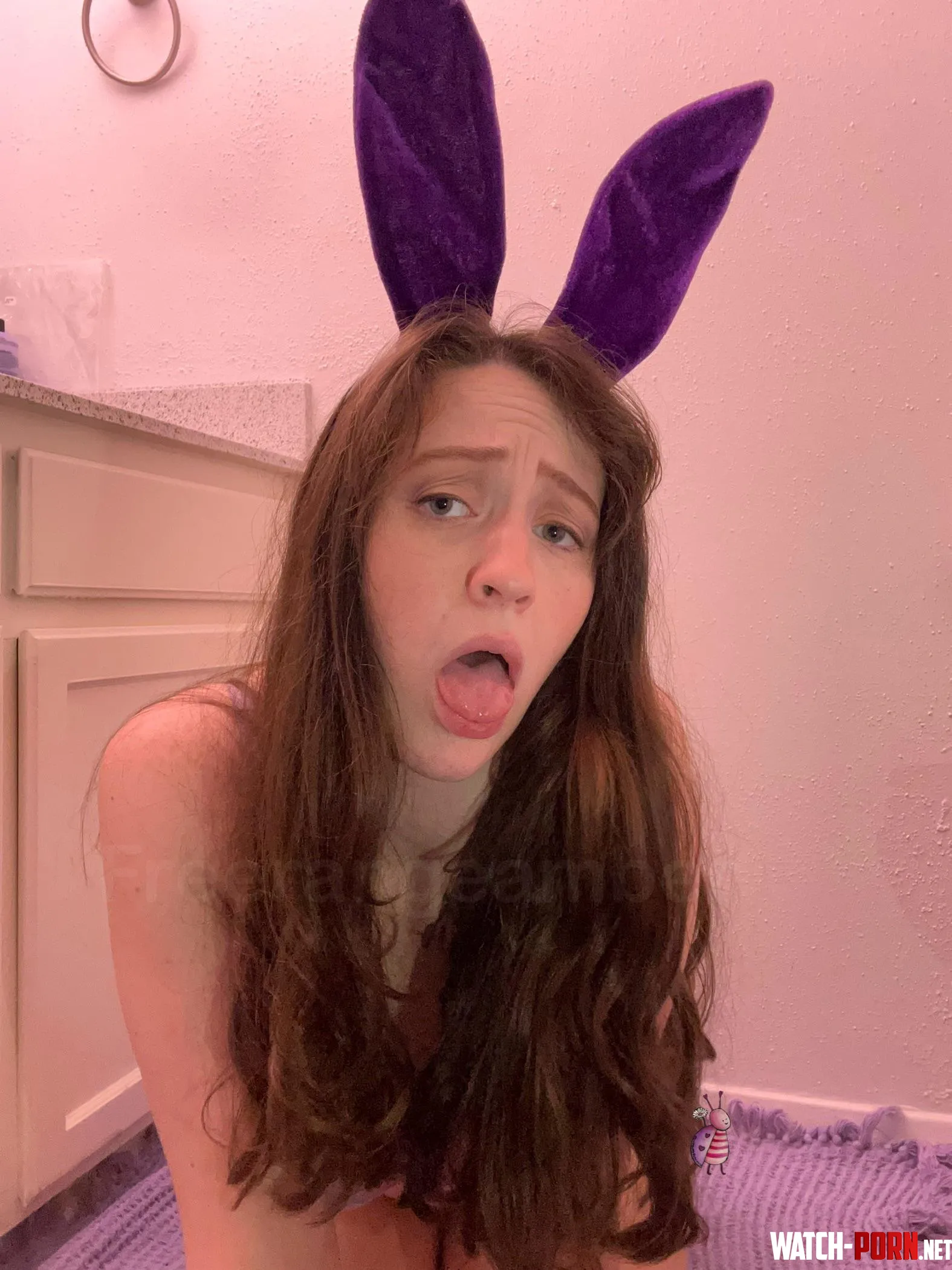 A soft, simple purple bunny 💜☺️ by Freerangeamber