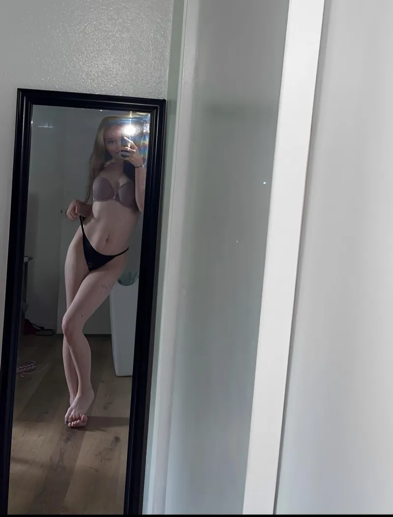 Thumbnail Cecelia-Cox's Invitation: Join the Snapchat Adventure or Observe?