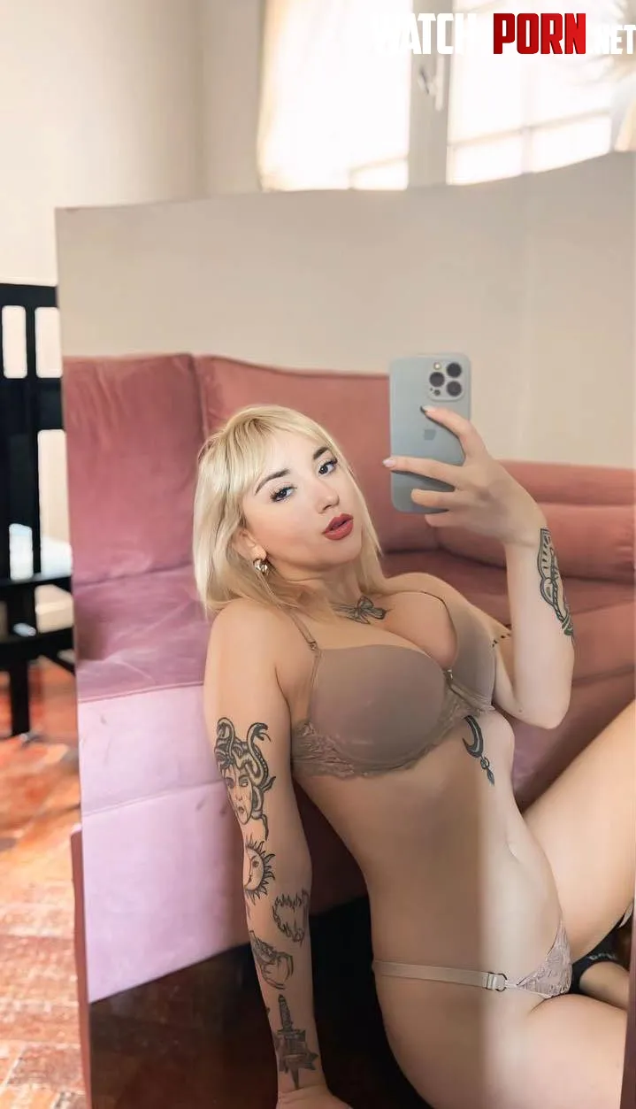 look how sexy I am :) by sweetspicyme