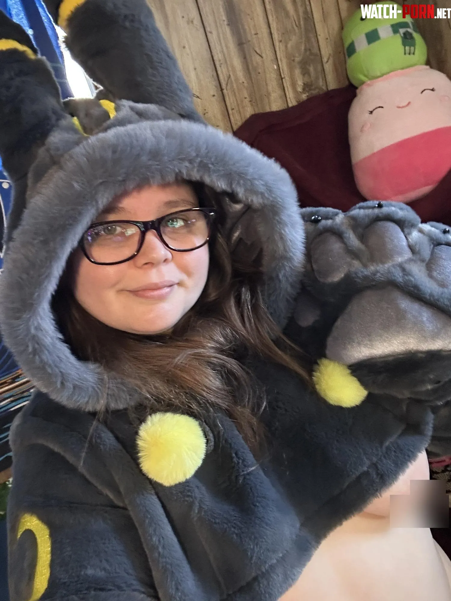 A shy umbreon UwU ;p [F] by ThiiickPeaches93