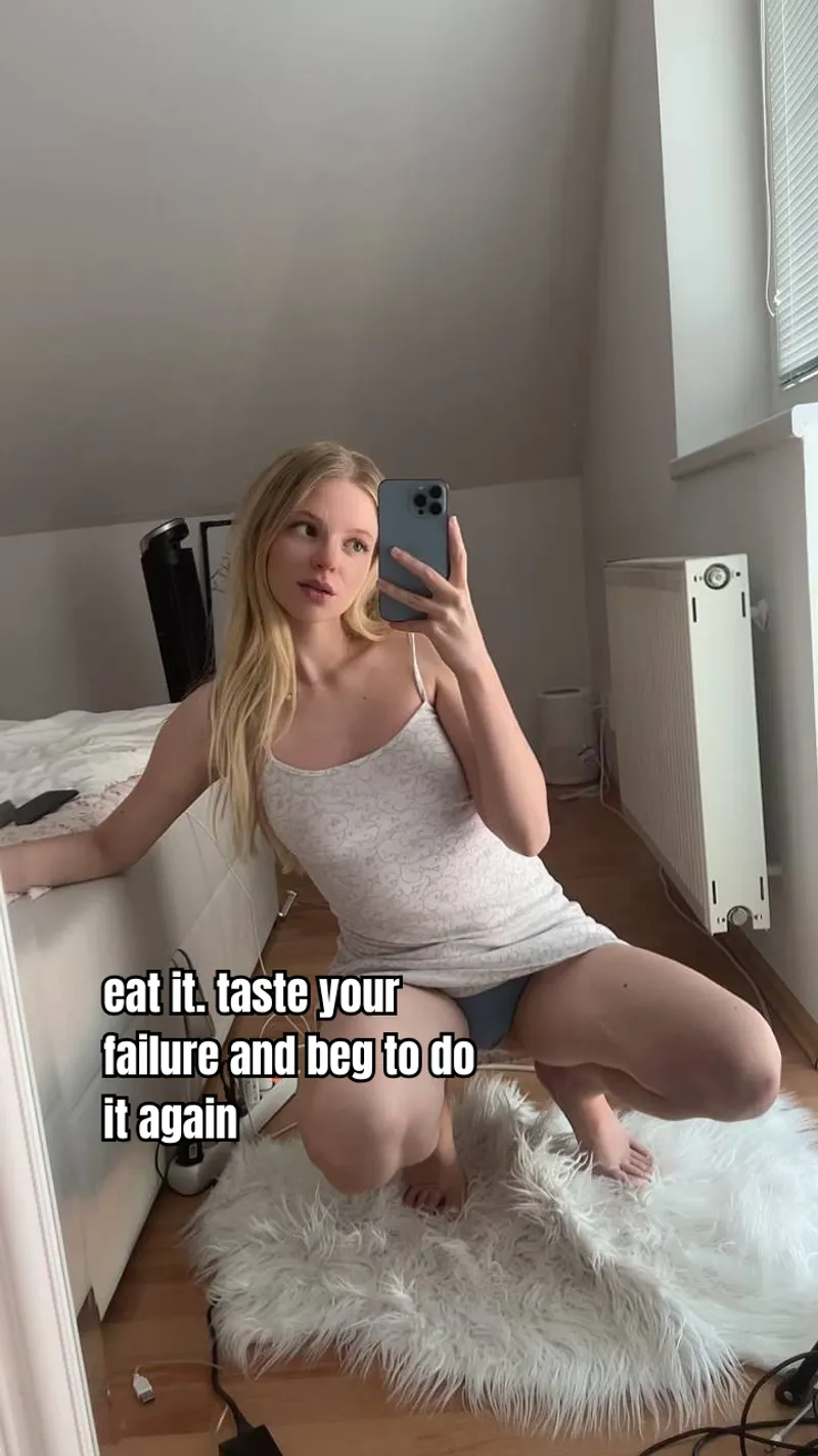 Thumbnail itzbellababe Entices with a Reward of Humiliation