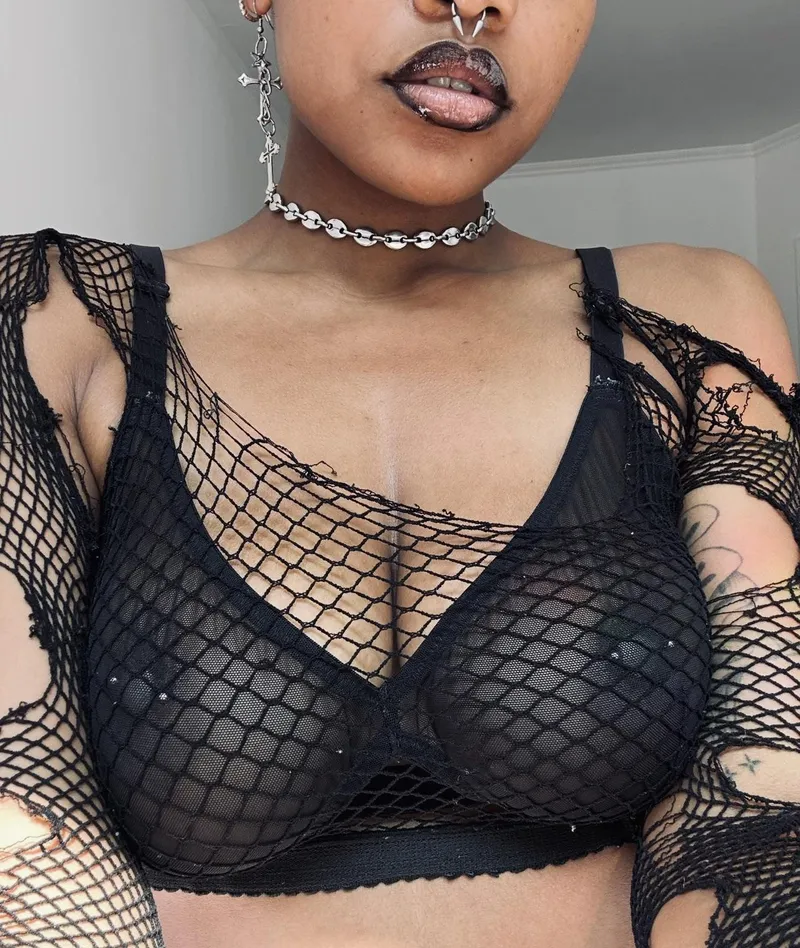 Thumbnail Afternoon Delight: mxparamour's Allure in HotBlackChicks