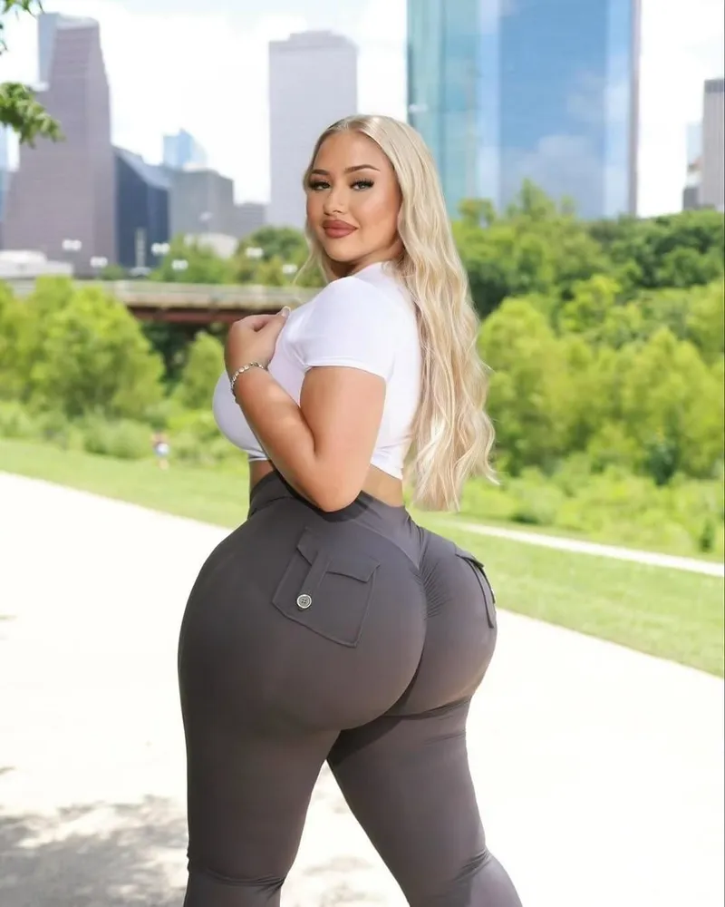 Thumbnail Indulge in the Temptation of 🤤🤤🤤 with TinyVehicle8970