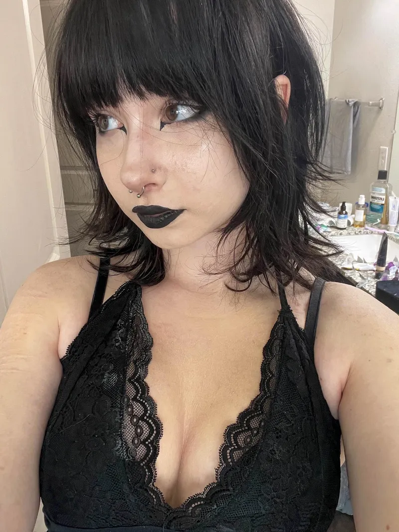 Thumbnail Black Lipstick Day Celebrations: A Stylish Ode to Emo Culture | DefeatTheL0w
