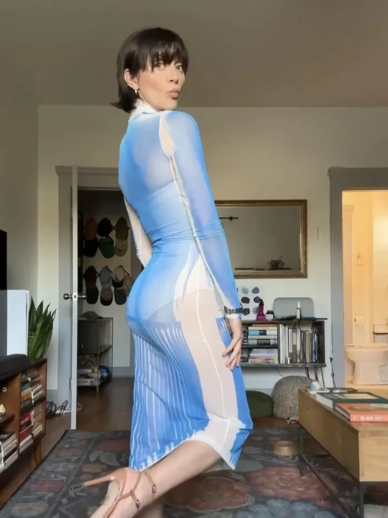 Thumbnail Appreciate Alyson Stoner's Graceful Beauty | CelebrityButts