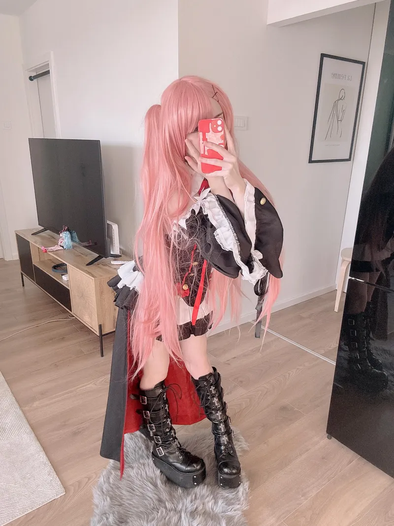 Thumbnail Vampiric Elegance: Krul Tepes by Lily in cosplaygirls