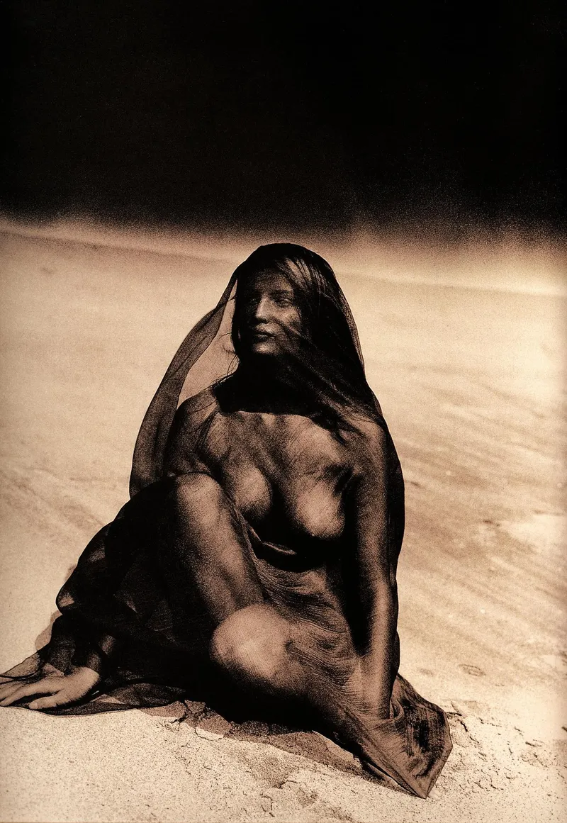 Thumbnail Laetitia Casta: Modeling Beyond Perfection