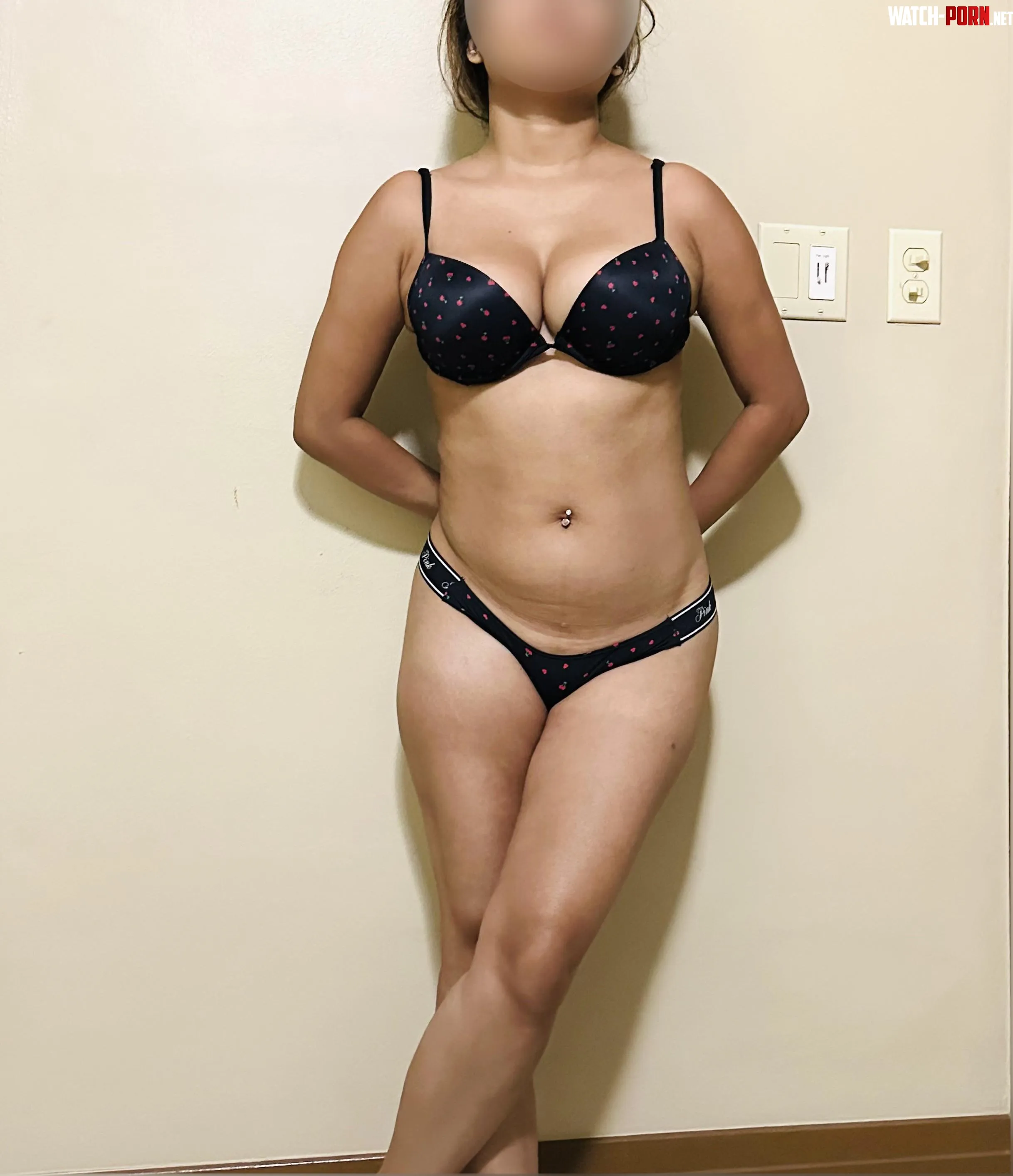 24 MILF ready to be fucked by Sexynepchick