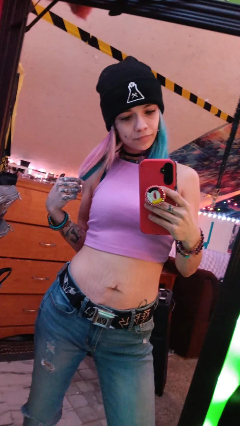 Thumbnail Savage_Siren's Cry for Touch-Ups: Neons Need Love Too