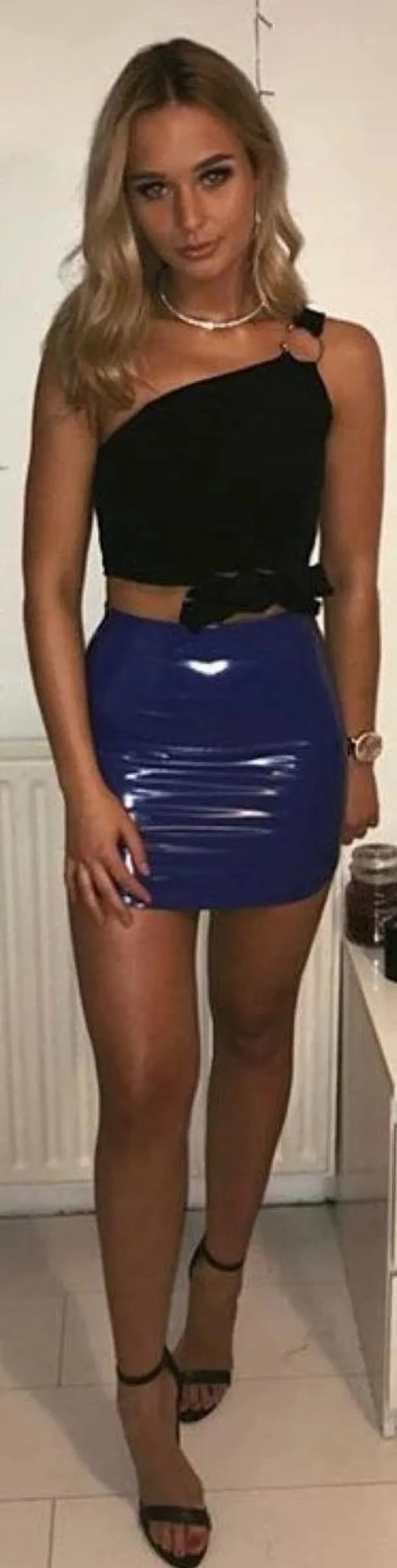 Thumbnail Welshdragon1234's 'Wow' Moment: Captivating tightdresses