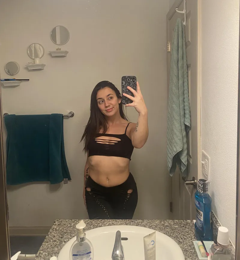 Thumbnail Snug Style: Loving Crop Tops with radbitchliv