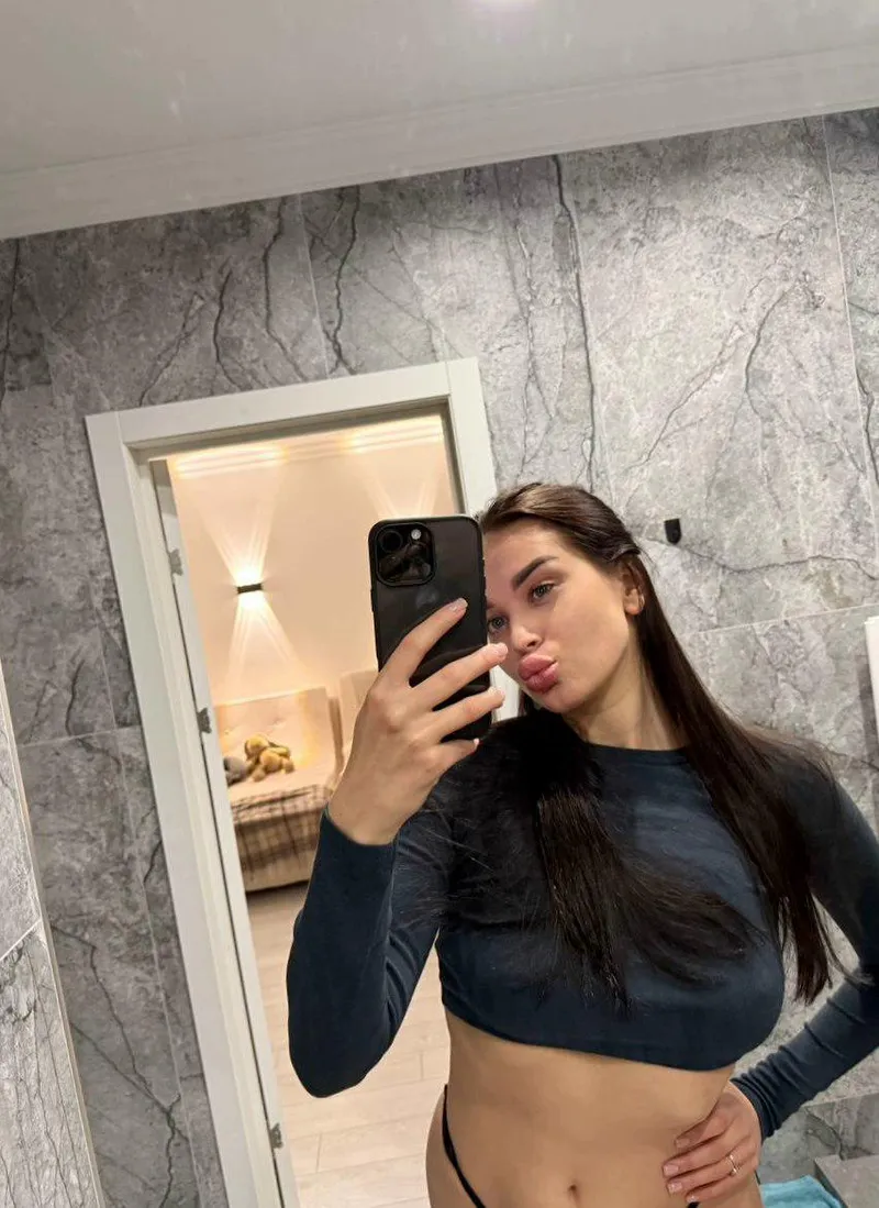 Thumbnail Style File: Rocking The Perfect Crop Top | NikitaG00