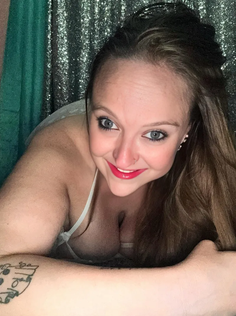 Thumbnail @daddies.baddie.87 Pop over and say Hi by DaddiesBaddie87