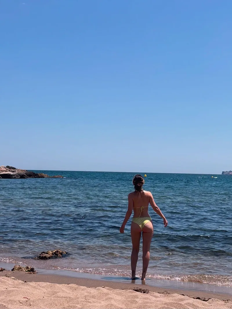 Thumbnail Drkdrts Explores the Enchanting Beauty of Celebrity Butts: Ivana Baquero