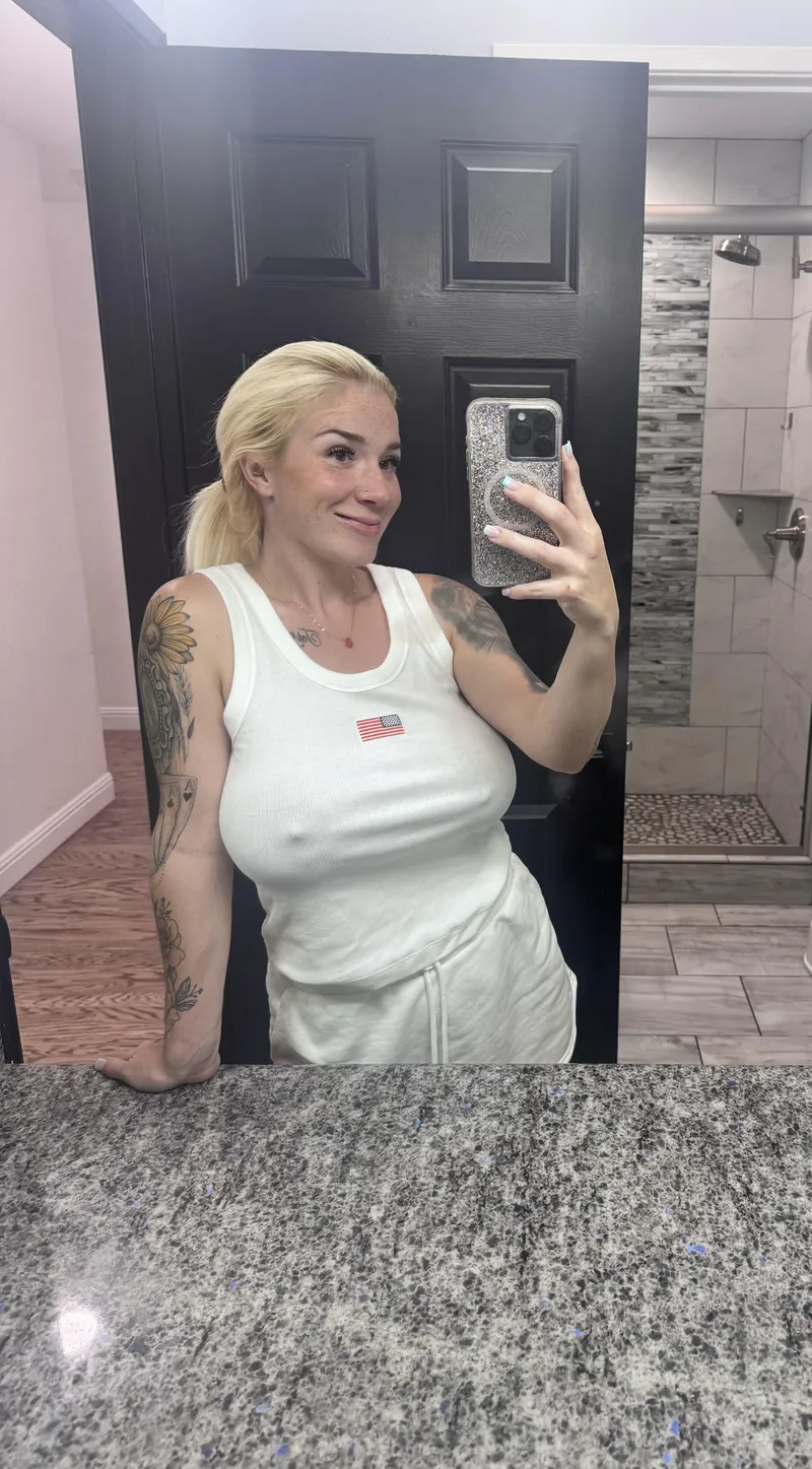 Thumbnail 🇺🇸🫶🏼 by alexisbaileyukulele | Braless