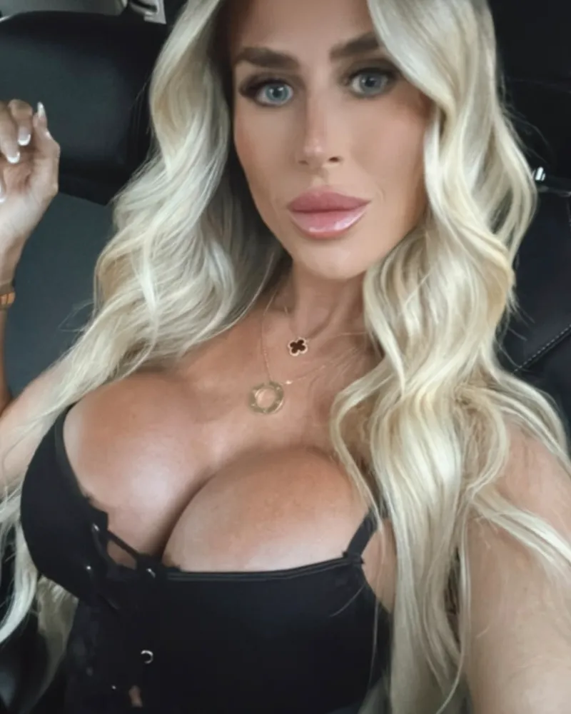 Thumbnail Eyes of Seduction: A Dive into lilydeepthroat_sissy's World - bimbofetish