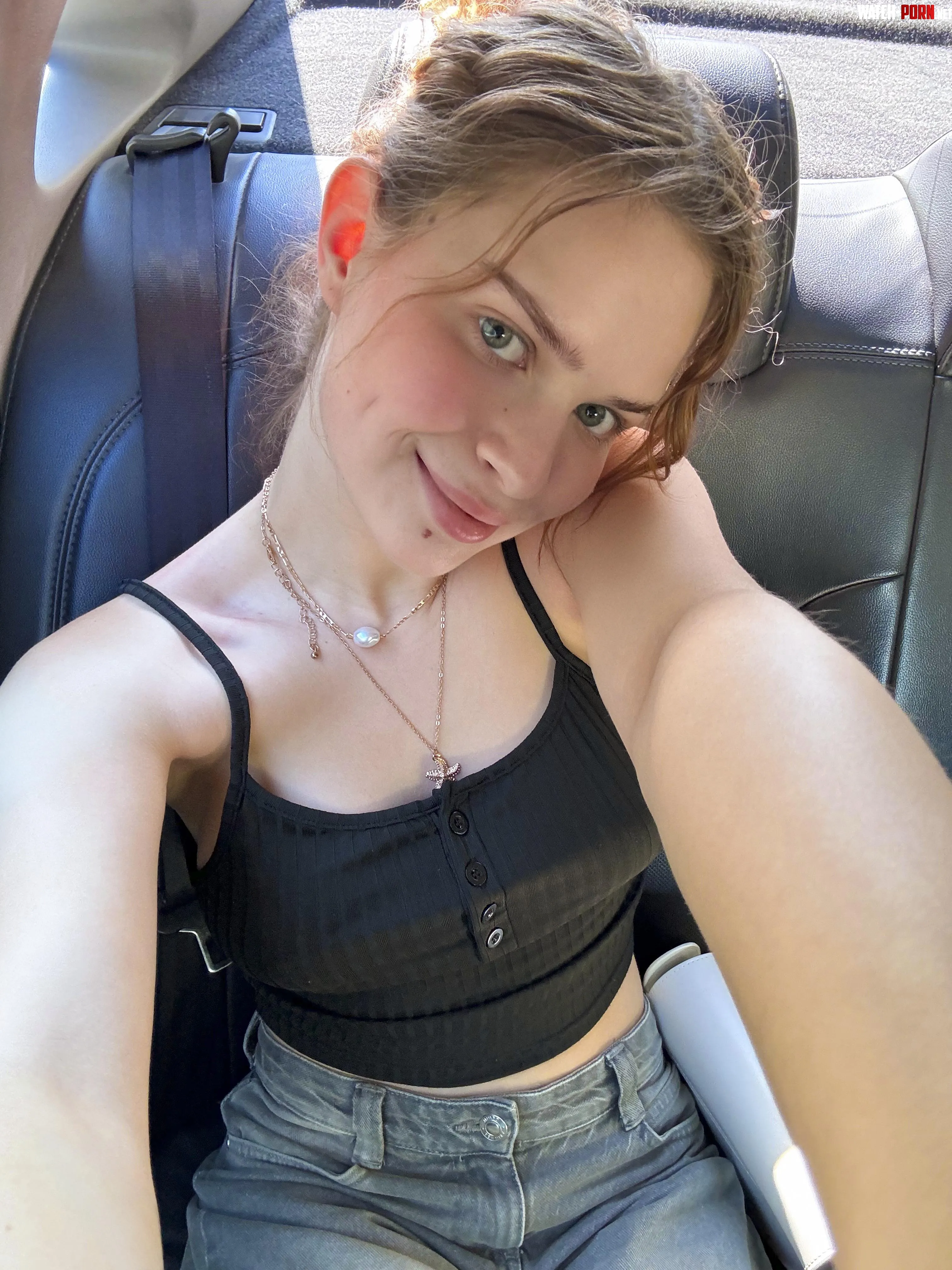 Perfect top for a spontaneous road trip adventure! by pumpkinpieRi