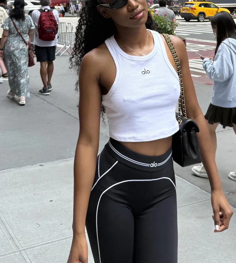 Thumbnail Medium-Recognition53: Braless Chic in NYC