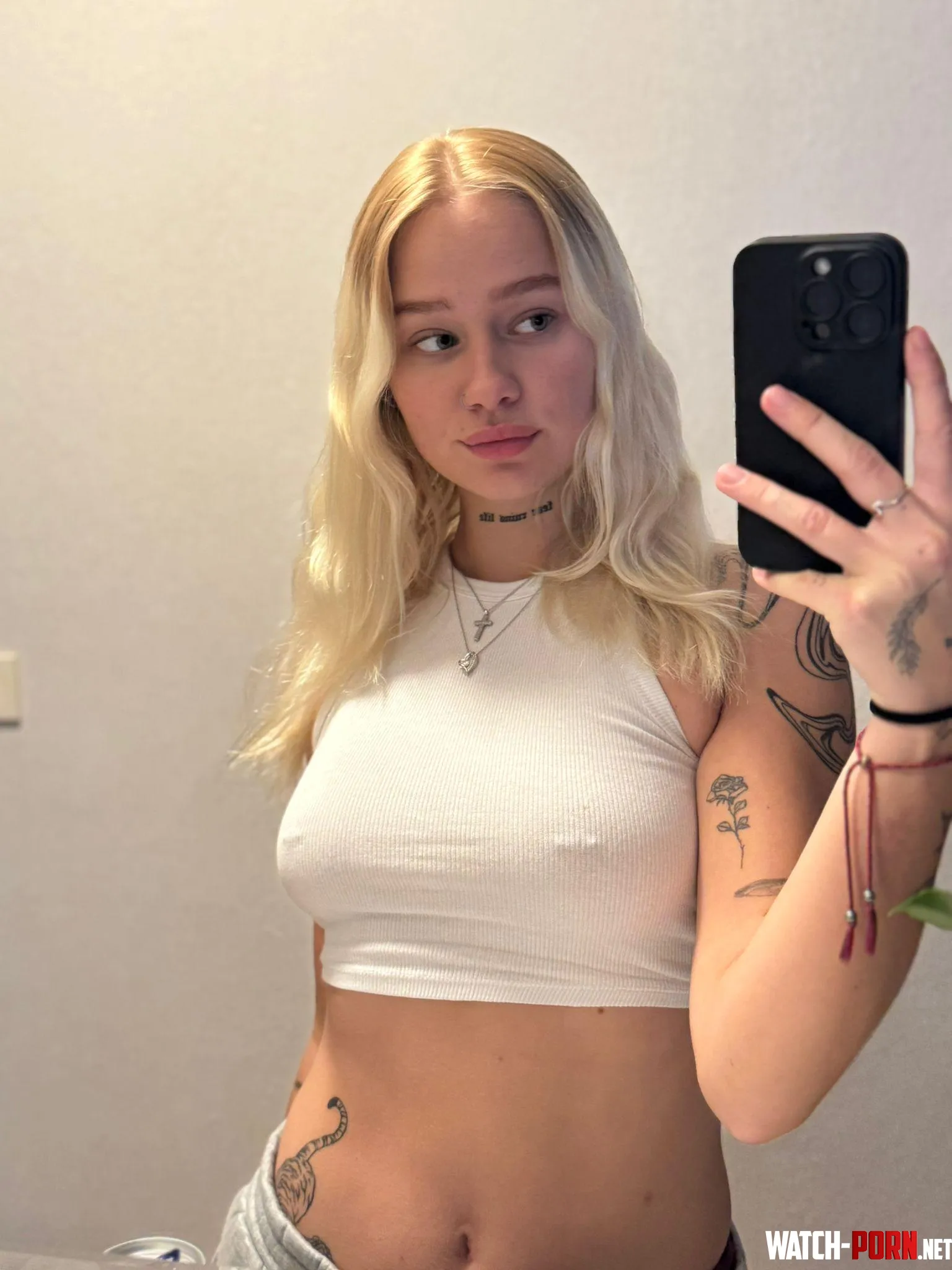 in love with my daily croptops by Laracassiie