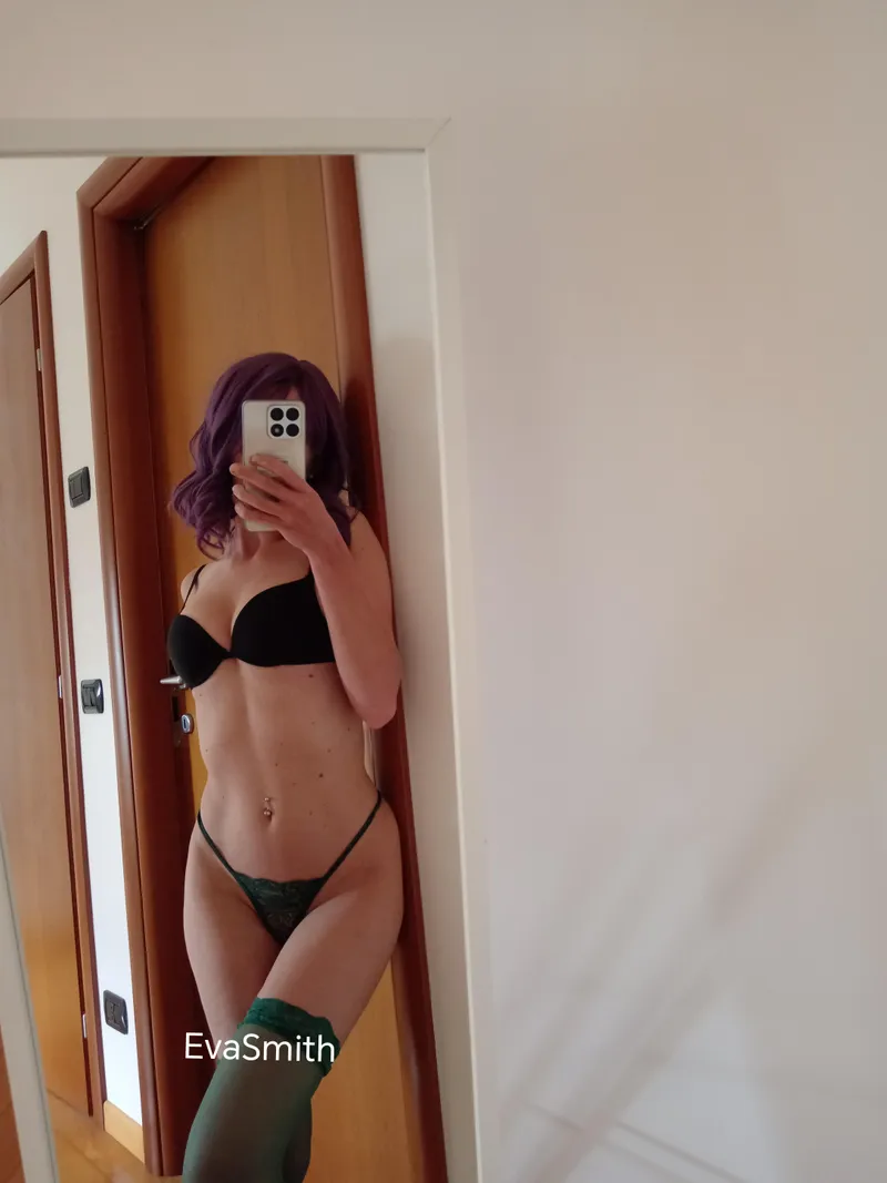 Thumbnail Feeling Sexy and Confident: My Encounter with a Thong by evamisspetite