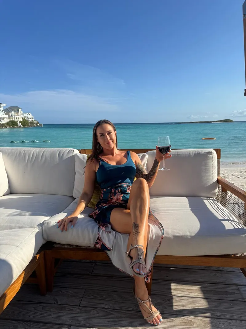 Thumbnail Sultry Offer: _ladysexyfit_'s Tempting Proposition - gilf