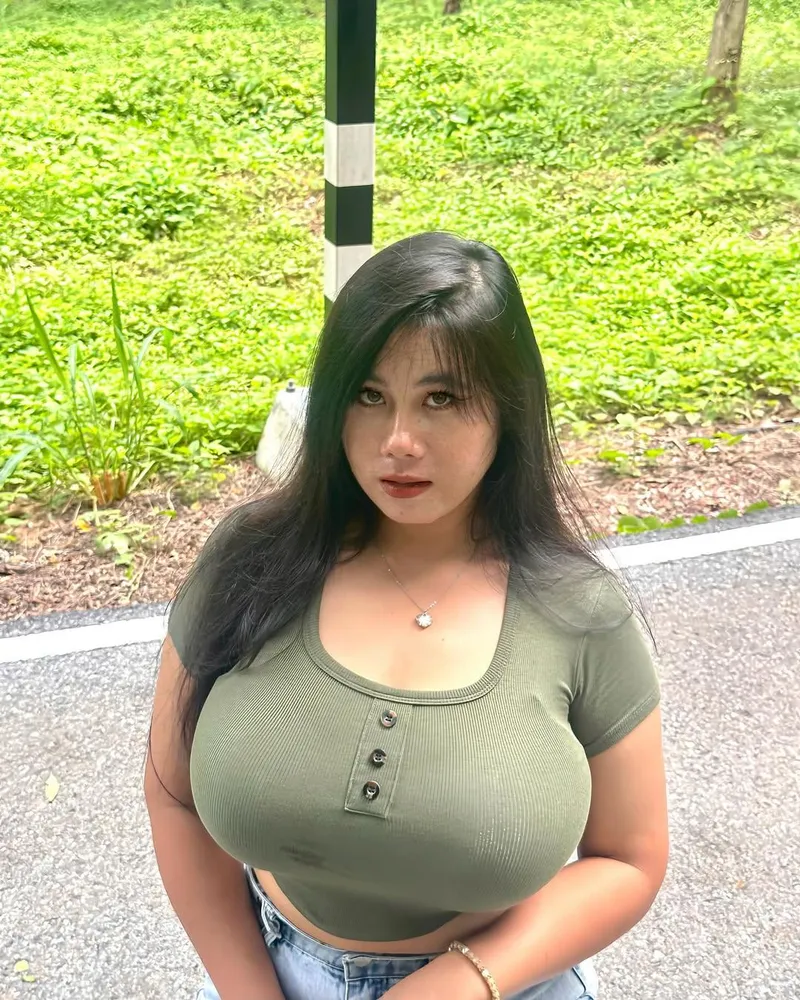 Thumbnail LadyShivaFriz Showcases BustyAsian Beauty in 2busty2hide Feature