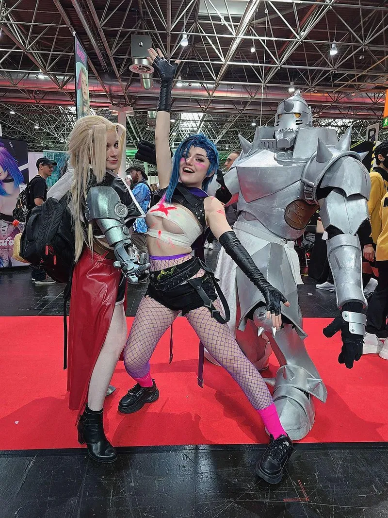 Thumbnail Jinx Cosplay at Con by CarryKey | cosplaygirls