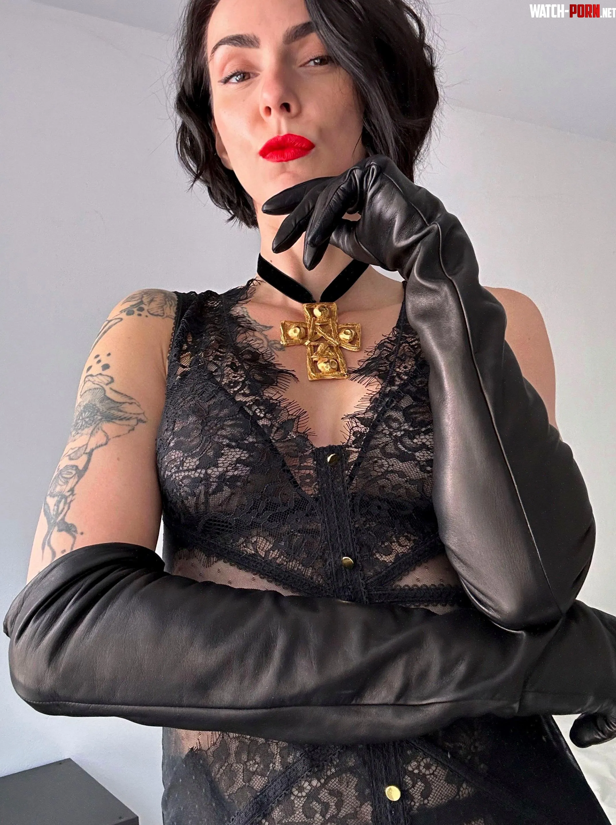 Do these leather gloves go with my lingerie? by mi_emilia