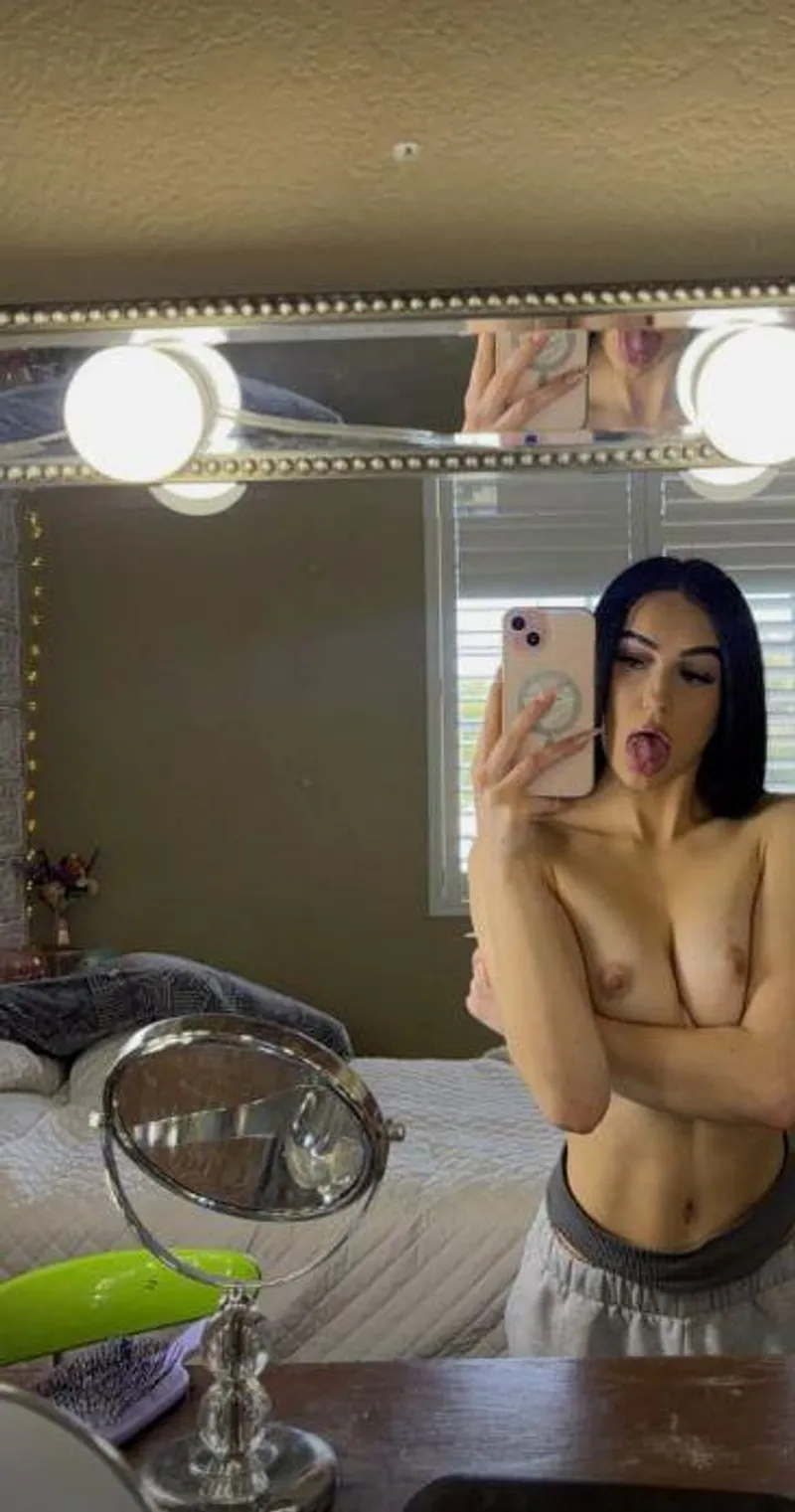 Thumbnail Craving Warm Kisses in a Sensual Setting | Topless