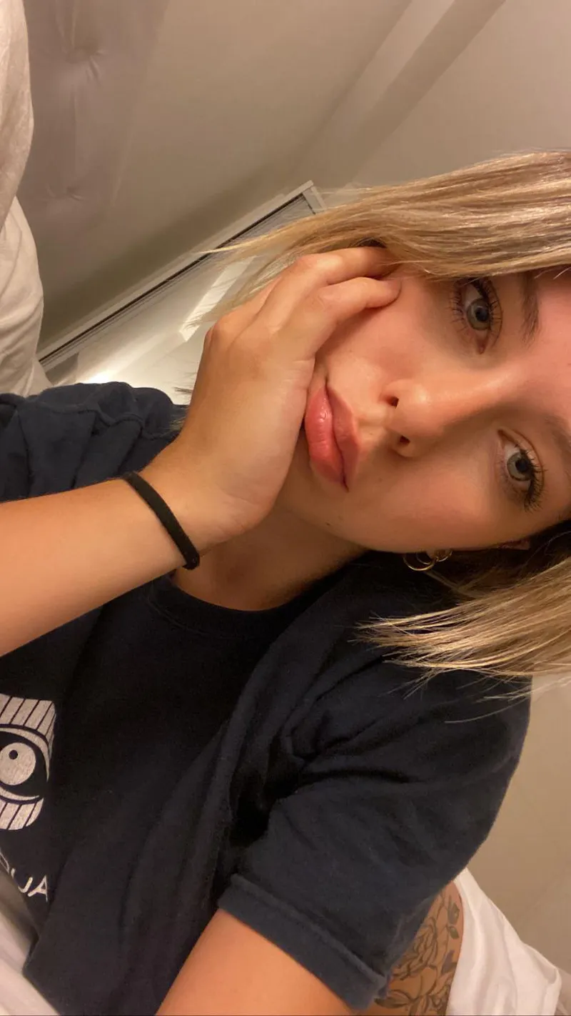 Thumbnail Blondes: A Simple Yes or No? Reflecting on Preferences by lasuperchava | LegalTeens