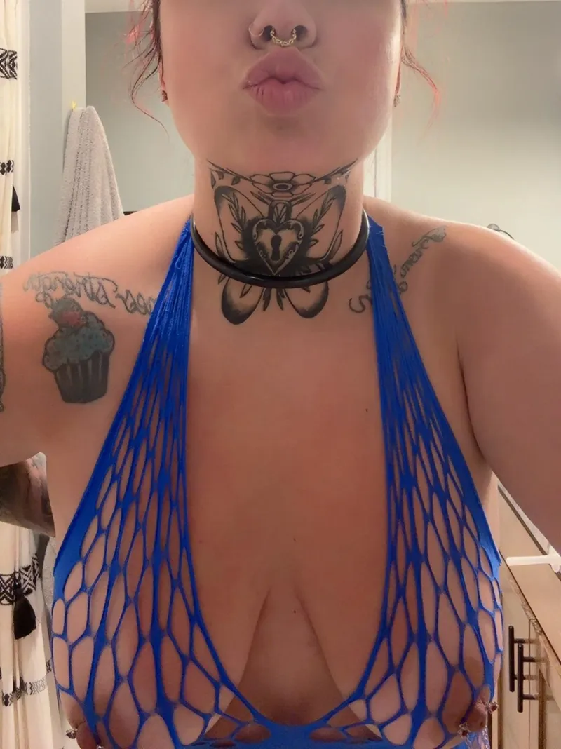 Thumbnail WifeOnHerKnees Presents for Master's Approval