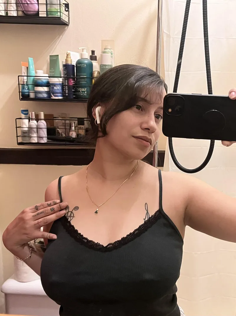 Thumbnail Captivating Symbols: 🖤🐝🖤 by vymysela in braless