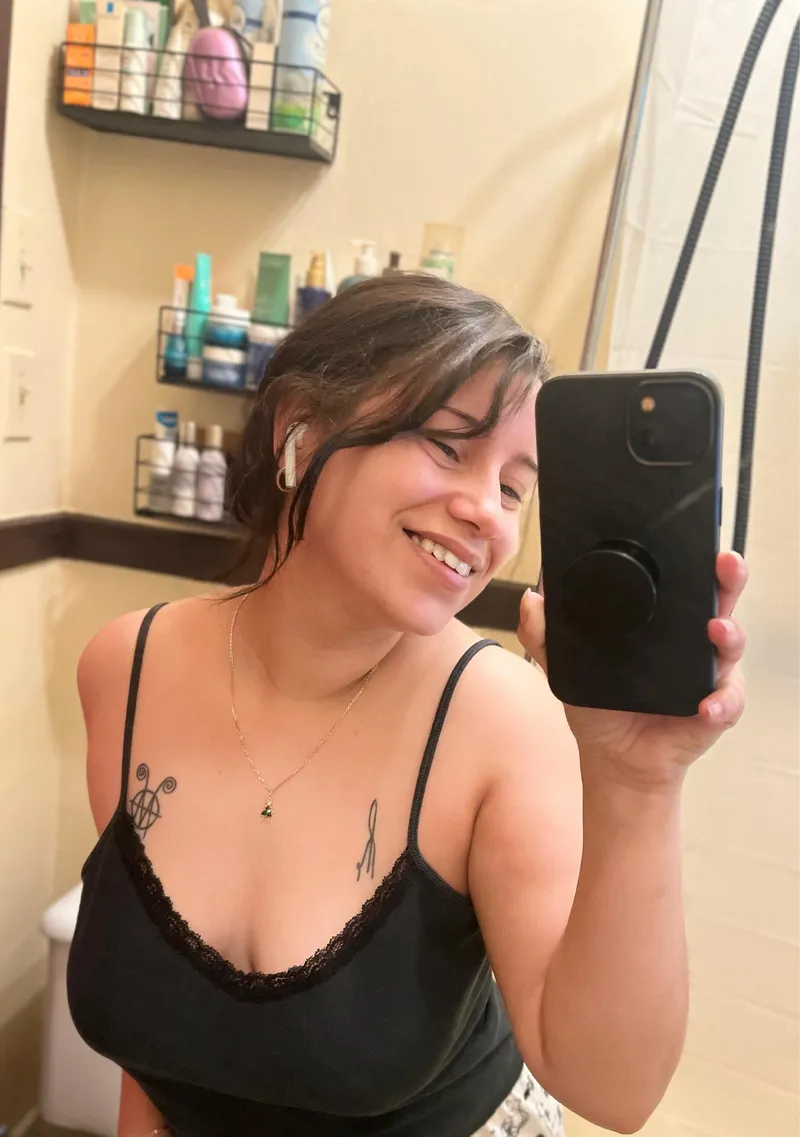 Thumbnail Enigmatic Expressions: 🍀😬🍀 by vymysela in braless