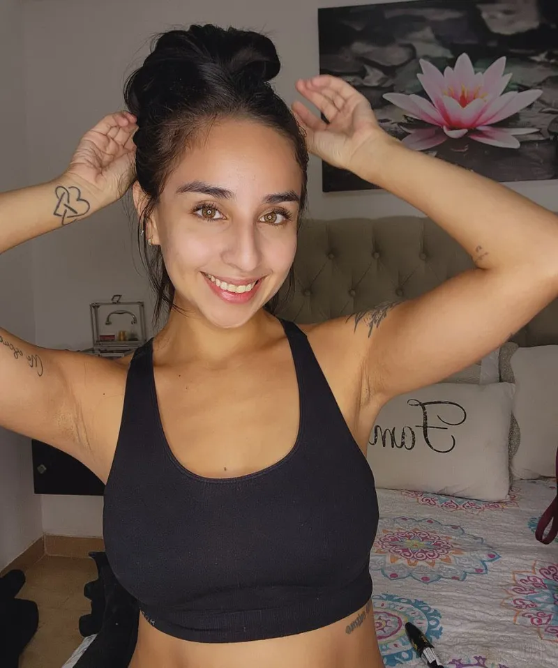 Thumbnail akanelegann’s Armpit Fetish Plea: Say HOT for Nudes Galore