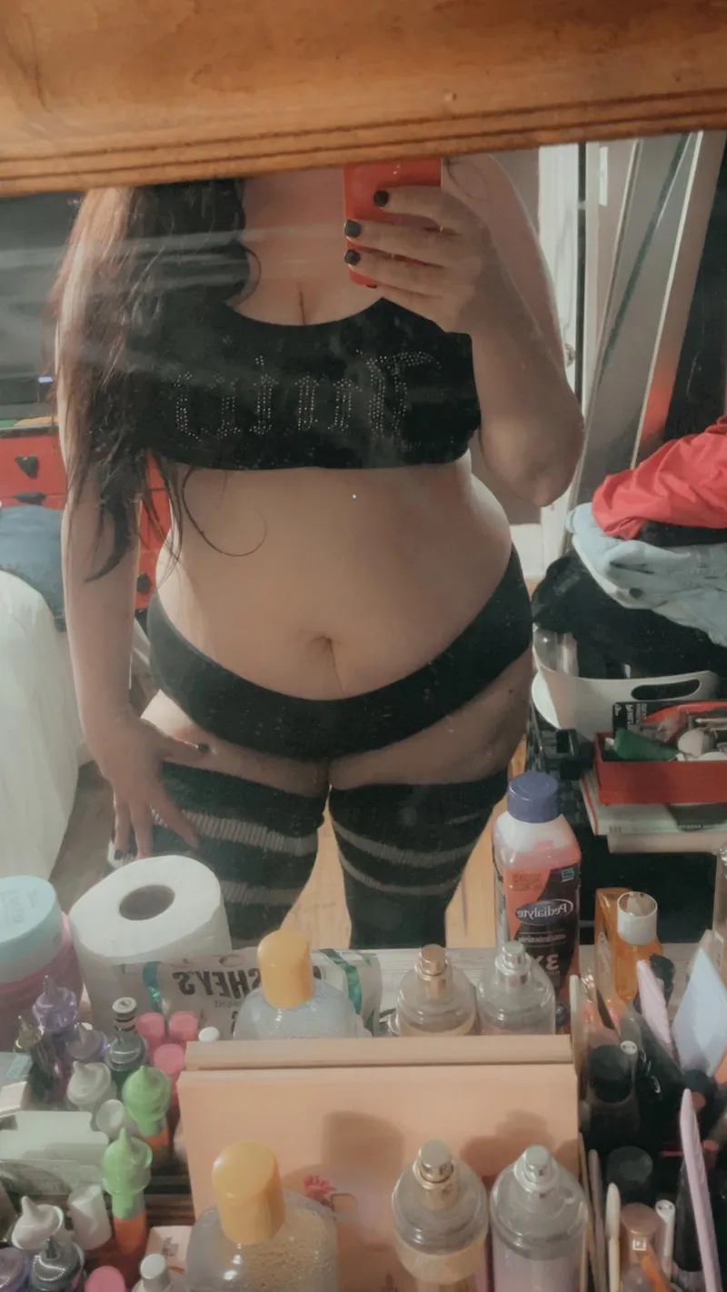 Thumbnail ApprehensiveEbb3138 Sizzles as a Thick and Juicy Temptation | thickwhitegirls