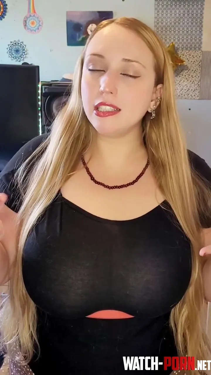Gorgeous blonde by MyDeviantSideishere