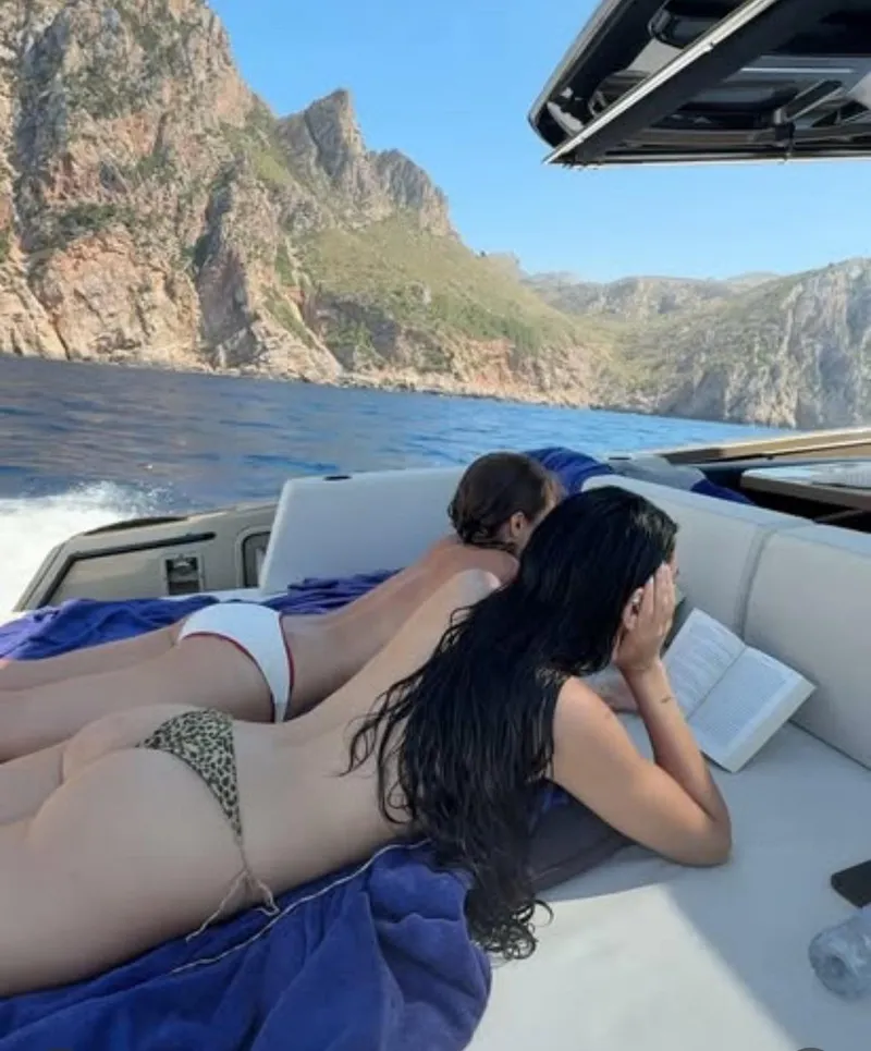 Thumbnail Dua Lipa's Alluring Presence by black_guardian93 | CelebrityButts