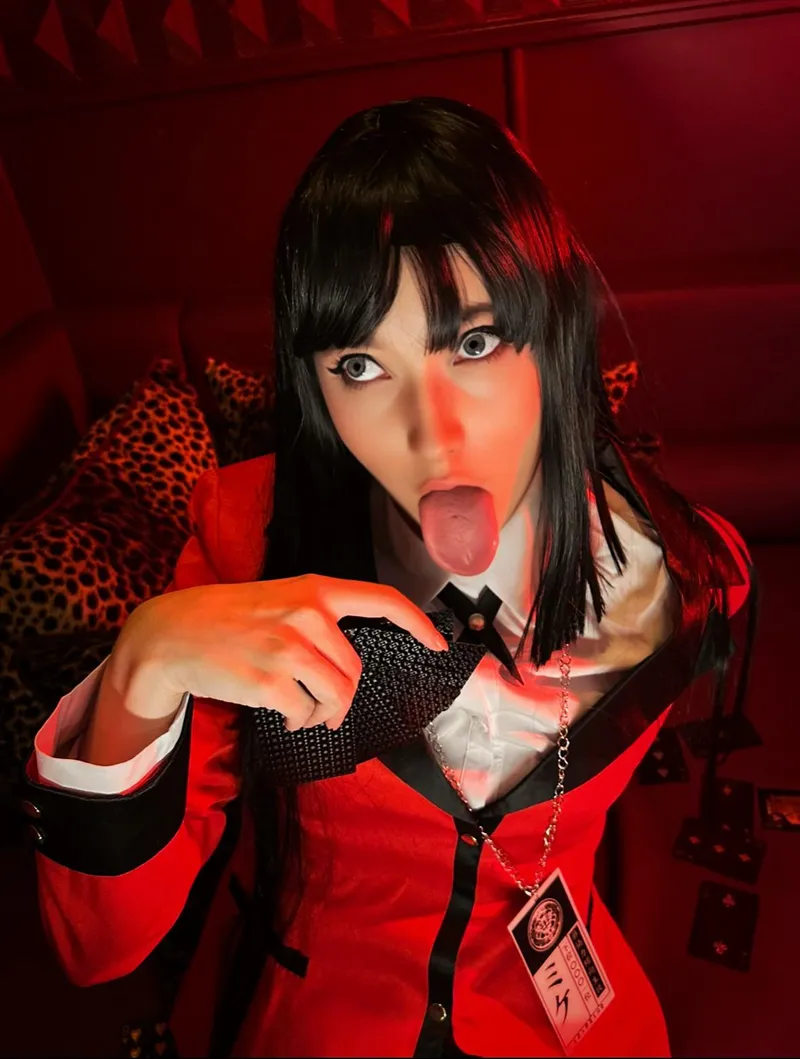 Thumbnail Trixie Fox Embodies Yumeko Jabami in Stunning Cosplay | cosplaygirls