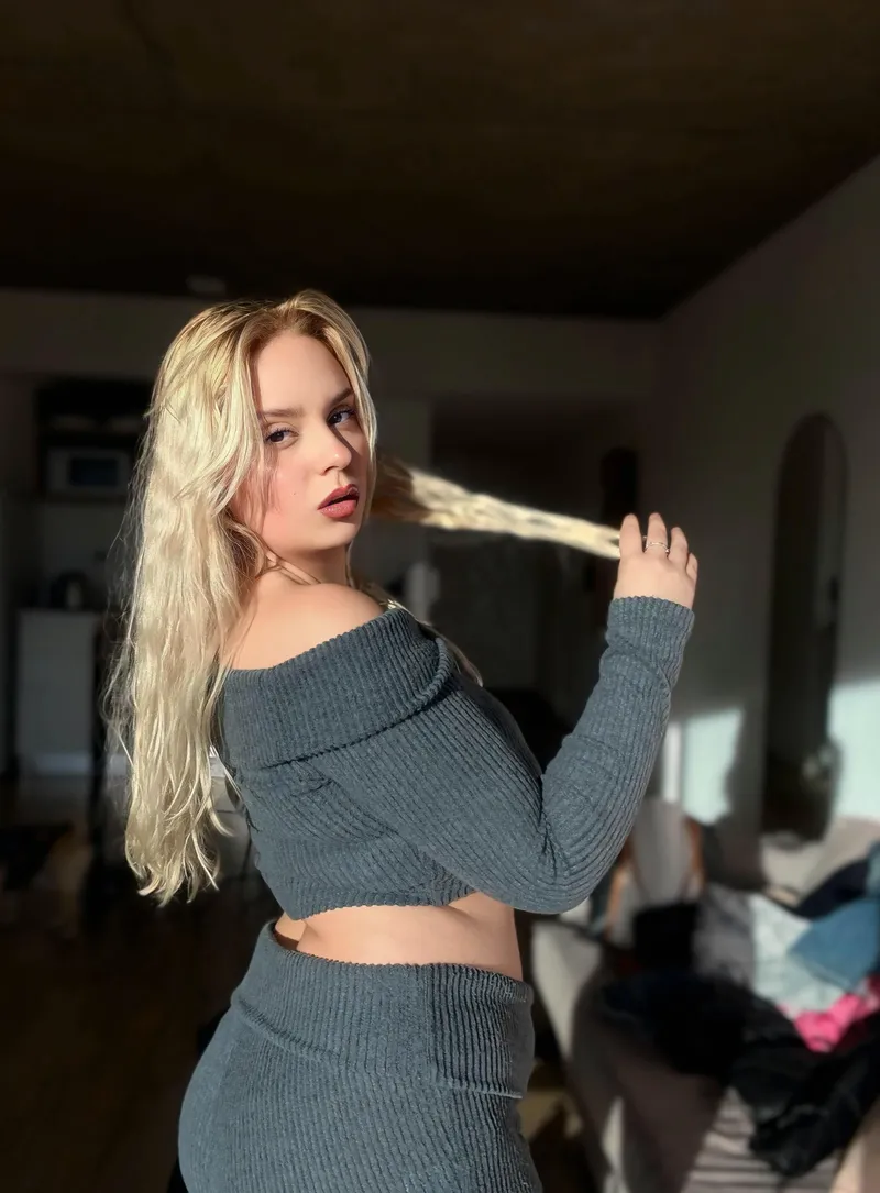 Thumbnail Cute Grey Croptop Look | LennoxClean