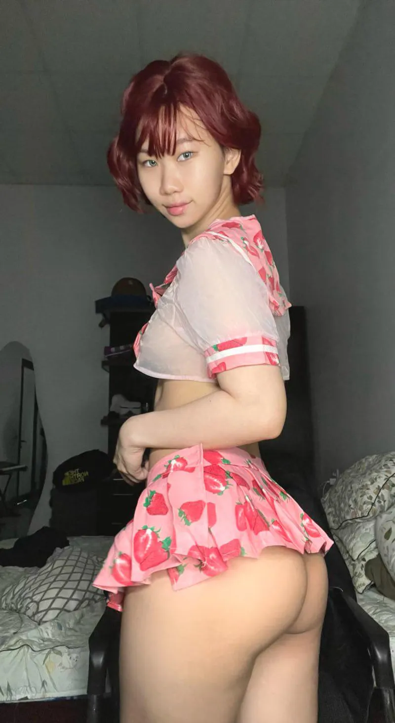 Thumbnail Irresistible Hotness: CozyKettle25's Allure