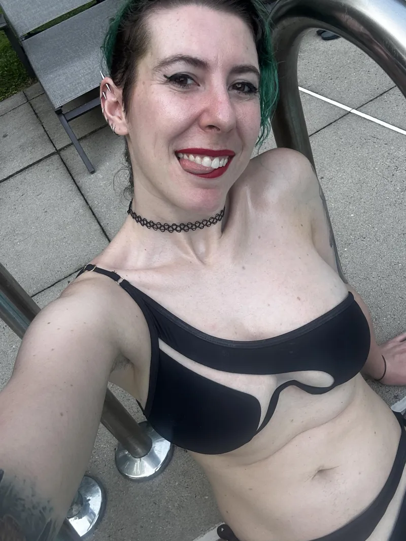 Thumbnail Holiday Weekend Cutie @sirenskiss3 | sirenskiss3 | Instagram Hotties Category