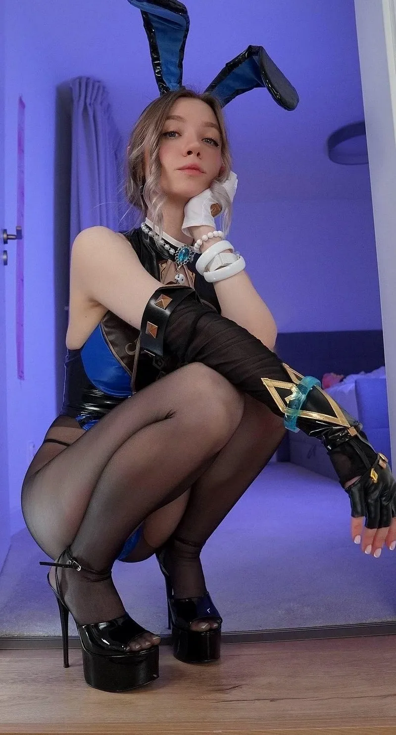 Thumbnail Yelan Cosplay by ShyVelvetRose - Exclusive Insights