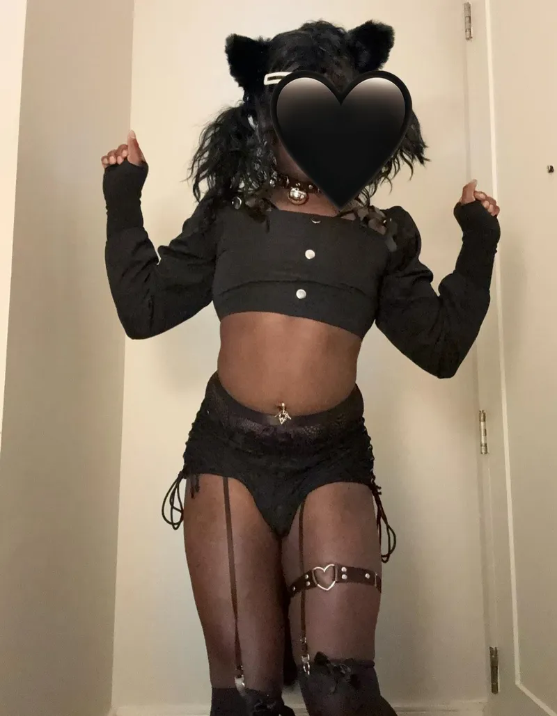 Thumbnail Are goth catboi’s allowed here? Learning my rightful place again nyan :3 by desifemboi4bwc