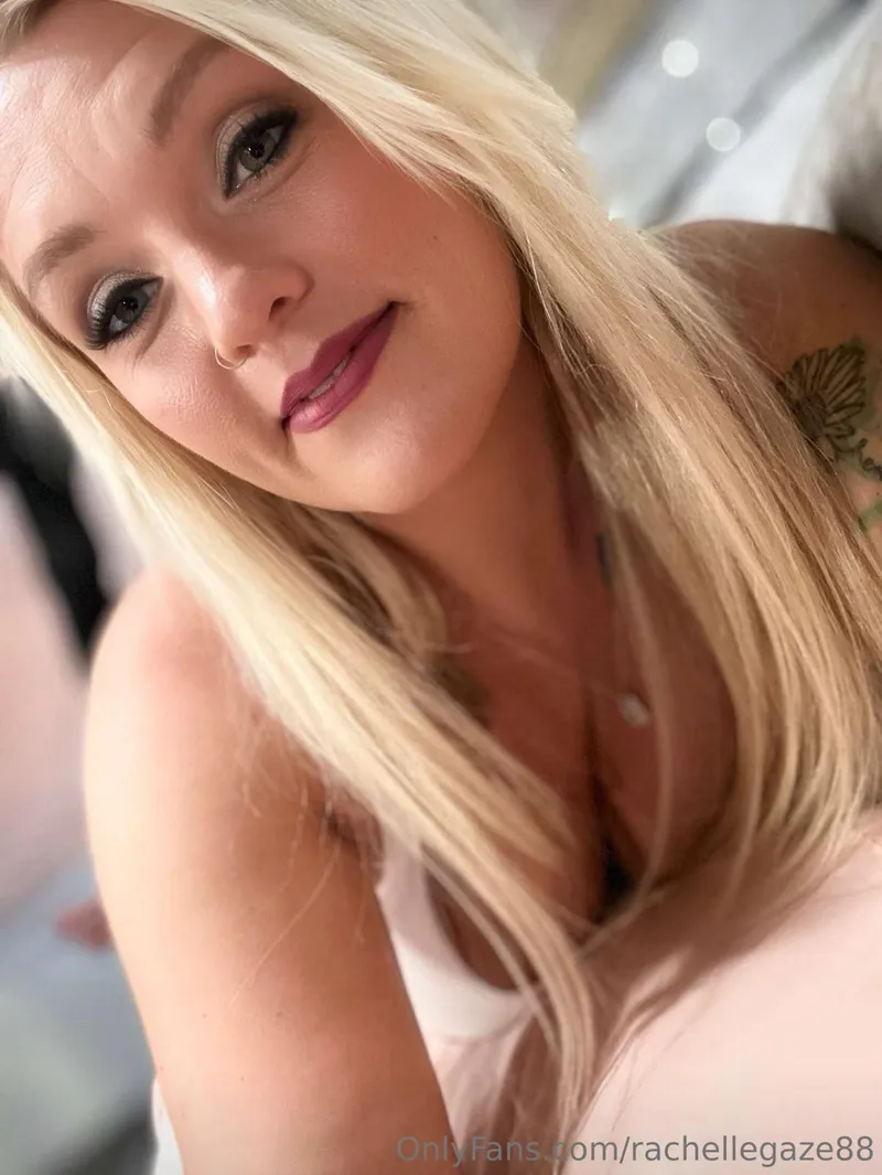 Thumbnail Sweet Look, Naughty Side on OnlyFans | rach_gaze88