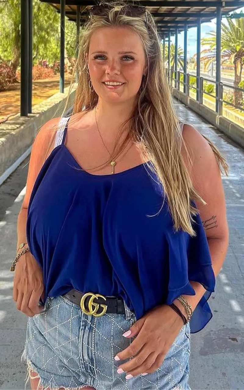 Thumbnail Unveiling Strength and Beauty in 2busty2hide - DazzlingAd6626