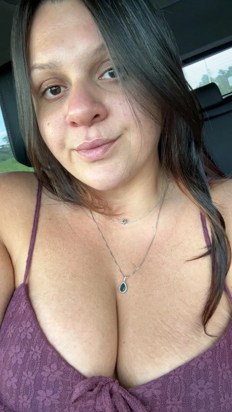 Thumbnail pinkybear_ Asks Opinions on the Cute Top in a Selfie | Chubby