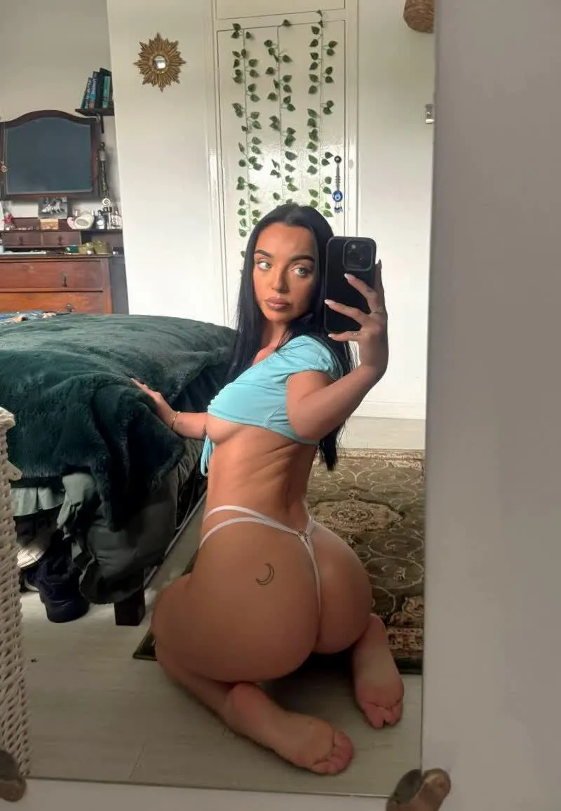 Thumbnail would you let this arse ride your face? by IrritablyAbhorrent
